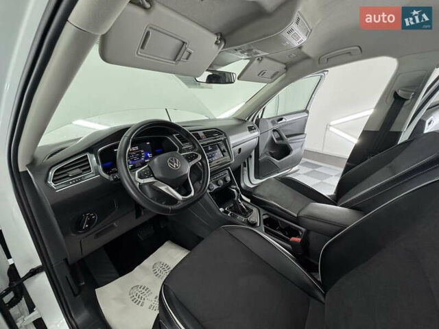 Белый Фольксваген Tiguan Allspace, объемом двигателя 2 л и пробегом 86 тыс. км за 25499 $, фото 26 на Automoto.ua