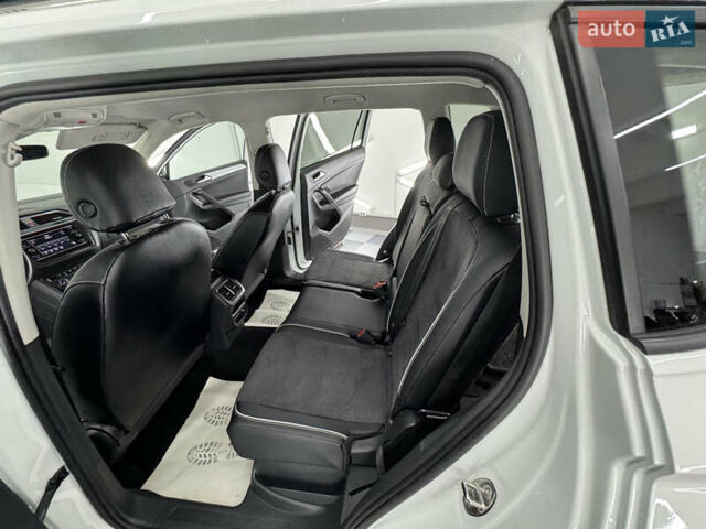 Белый Фольксваген Tiguan Allspace, объемом двигателя 2 л и пробегом 86 тыс. км за 24999 $, фото 64 на Automoto.ua