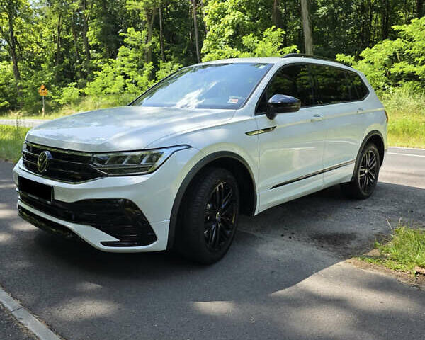 Белый Фольксваген Tiguan Allspace, объемом двигателя 2 л и пробегом 65 тыс. км за 22500 $, фото 4 на Automoto.ua
