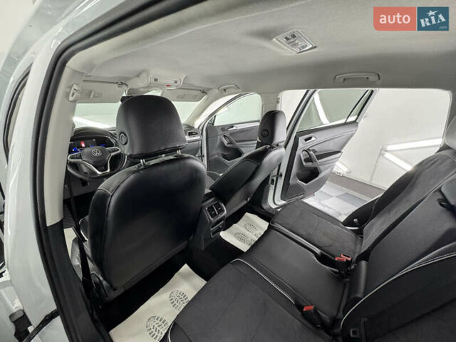 Белый Фольксваген Tiguan Allspace, объемом двигателя 2 л и пробегом 86 тыс. км за 24999 $, фото 53 на Automoto.ua