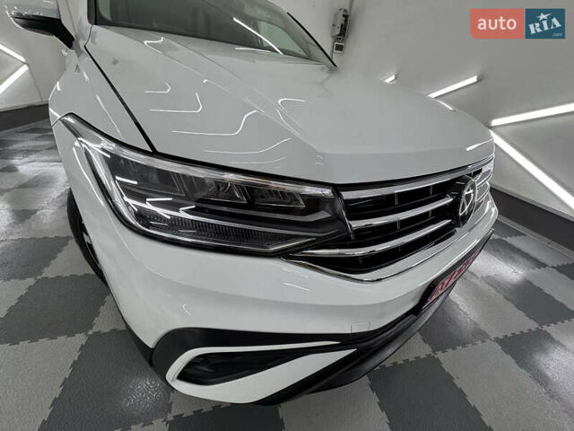 Белый Фольксваген Tiguan Allspace, объемом двигателя 2 л и пробегом 86 тыс. км за 25499 $, фото 81 на Automoto.ua