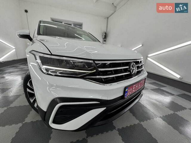 Белый Фольксваген Tiguan Allspace, объемом двигателя 2 л и пробегом 86 тыс. км за 25499 $, фото 3 на Automoto.ua