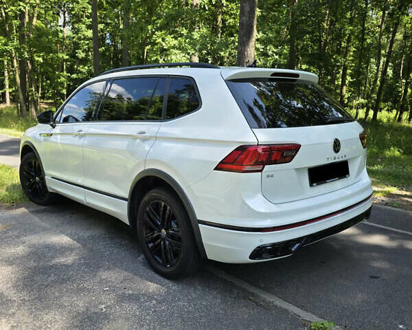 Белый Фольксваген Tiguan Allspace, объемом двигателя 2 л и пробегом 65 тыс. км за 22500 $, фото 11 на Automoto.ua