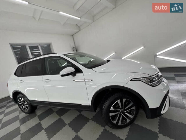 Белый Фольксваген Tiguan Allspace, объемом двигателя 2 л и пробегом 86 тыс. км за 24999 $, фото 97 на Automoto.ua