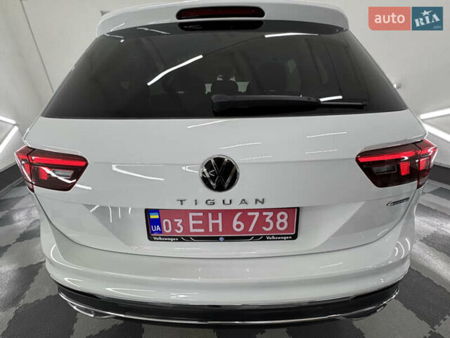Белый Фольксваген Tiguan Allspace, объемом двигателя 2 л и пробегом 86 тыс. км за 24999 $, фото 127 на Automoto.ua