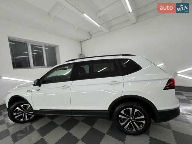 Белый Фольксваген Tiguan Allspace, объемом двигателя 2 л и пробегом 86 тыс. км за 24999 $, фото 25 на Automoto.ua