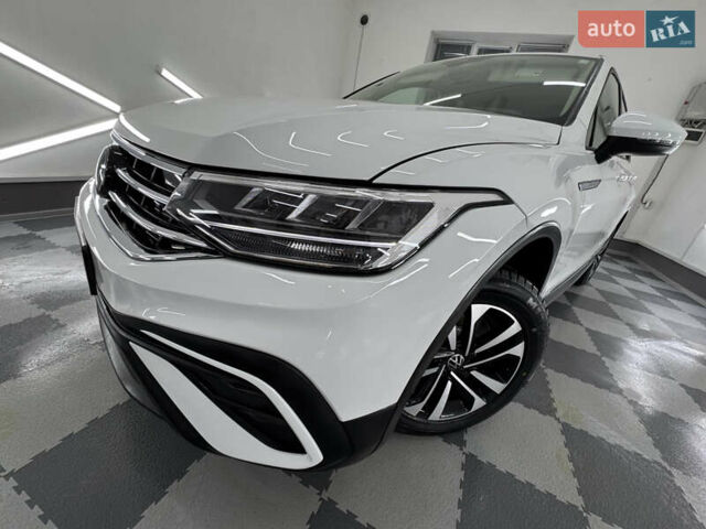 Белый Фольксваген Tiguan Allspace, объемом двигателя 2 л и пробегом 86 тыс. км за 24999 $, фото 16 на Automoto.ua