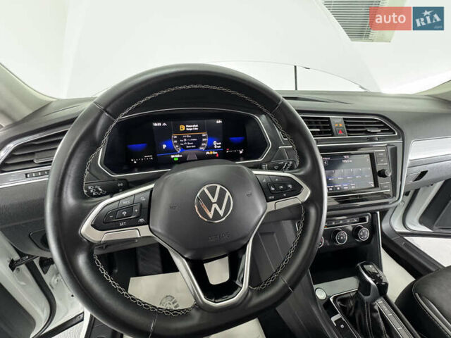 Белый Фольксваген Tiguan Allspace, объемом двигателя 2 л и пробегом 86 тыс. км за 24999 $, фото 32 на Automoto.ua