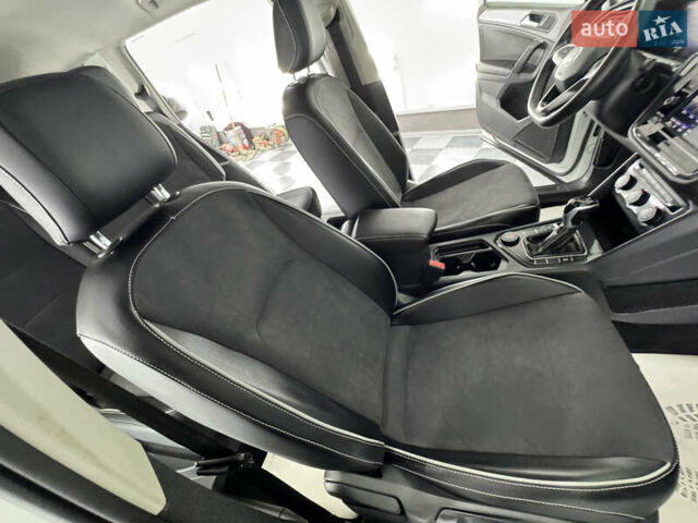 Белый Фольксваген Tiguan Allspace, объемом двигателя 2 л и пробегом 86 тыс. км за 24999 $, фото 75 на Automoto.ua