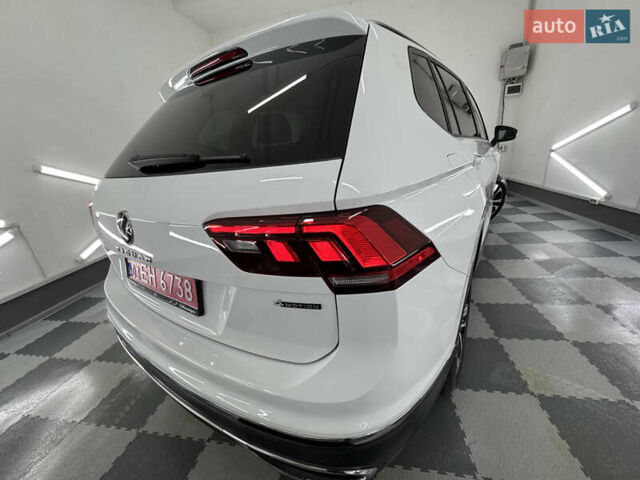 Белый Фольксваген Tiguan Allspace, объемом двигателя 2 л и пробегом 86 тыс. км за 24999 $, фото 19 на Automoto.ua