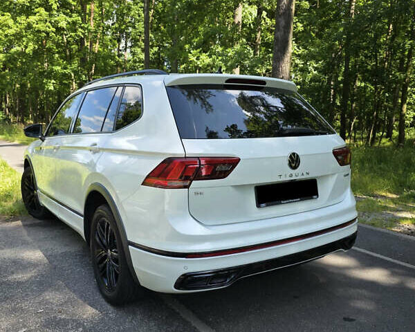 Белый Фольксваген Tiguan Allspace, объемом двигателя 2 л и пробегом 65 тыс. км за 22500 $, фото 12 на Automoto.ua