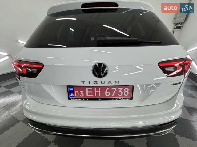 Белый Фольксваген Tiguan Allspace, объемом двигателя 2 л и пробегом 86 тыс. км за 24999 $, фото 136 на Automoto.ua