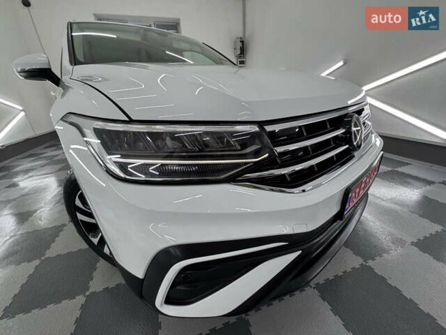 Белый Фольксваген Tiguan Allspace, объемом двигателя 2 л и пробегом 86 тыс. км за 24999 $, фото 2 на Automoto.ua