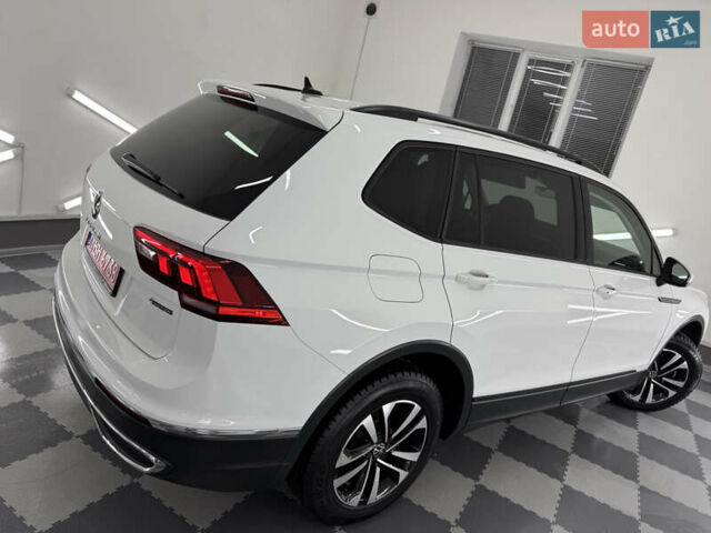 Белый Фольксваген Tiguan Allspace, объемом двигателя 2 л и пробегом 86 тыс. км за 24999 $, фото 123 на Automoto.ua