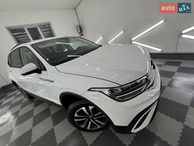 Белый Фольксваген Tiguan Allspace, объемом двигателя 2 л и пробегом 86 тыс. км за 24999 $, фото 95 на Automoto.ua