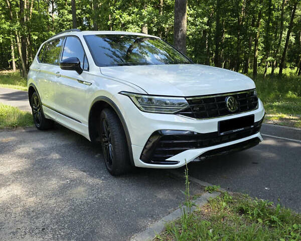 Белый Фольксваген Tiguan Allspace, объемом двигателя 2 л и пробегом 65 тыс. км за 22500 $, фото 15 на Automoto.ua
