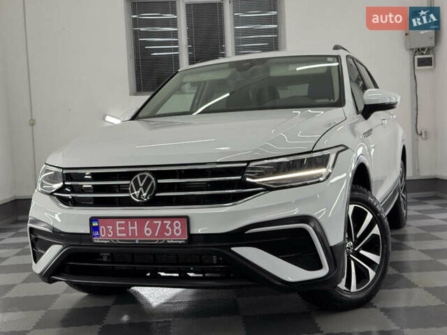 Белый Фольксваген Tiguan Allspace, объемом двигателя 2 л и пробегом 86 тыс. км за 25499 $, фото 8 на Automoto.ua