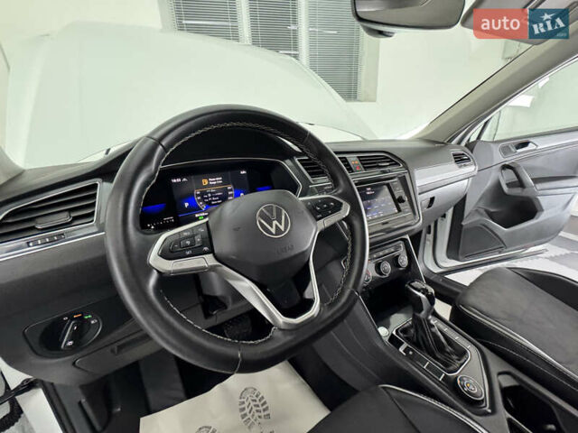 Белый Фольксваген Tiguan Allspace, объемом двигателя 2 л и пробегом 86 тыс. км за 25499 $, фото 25 на Automoto.ua