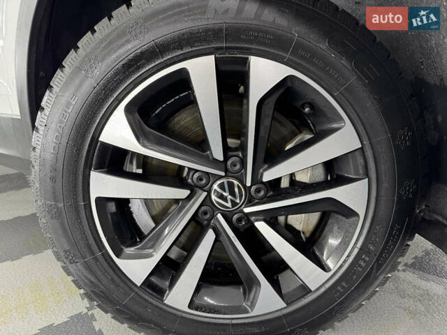 Белый Фольксваген Tiguan Allspace, объемом двигателя 2 л и пробегом 86 тыс. км за 24999 $, фото 4 на Automoto.ua
