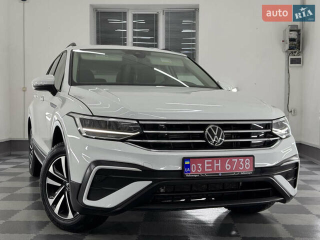 Белый Фольксваген Tiguan Allspace, объемом двигателя 2 л и пробегом 86 тыс. км за 24999 $, фото 98 на Automoto.ua