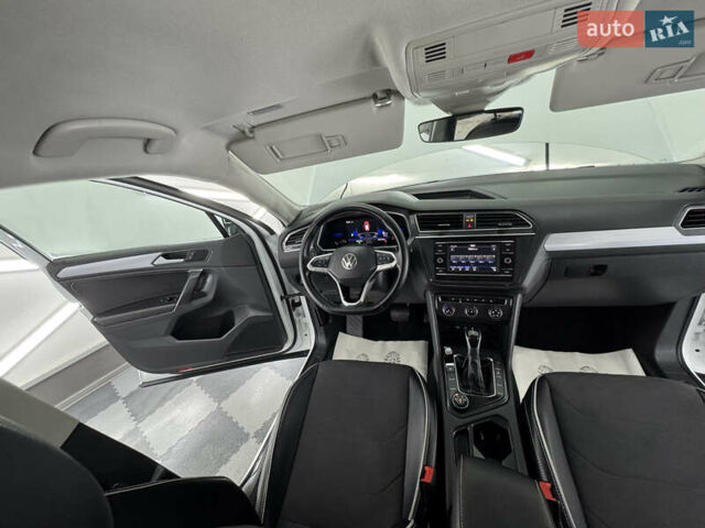 Белый Фольксваген Tiguan Allspace, объемом двигателя 2 л и пробегом 86 тыс. км за 24999 $, фото 55 на Automoto.ua
