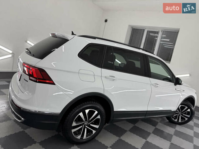 Белый Фольксваген Tiguan Allspace, объемом двигателя 2 л и пробегом 86 тыс. км за 24999 $, фото 18 на Automoto.ua