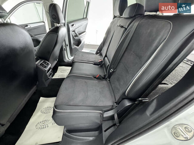 Белый Фольксваген Tiguan Allspace, объемом двигателя 2 л и пробегом 86 тыс. км за 24999 $, фото 48 на Automoto.ua