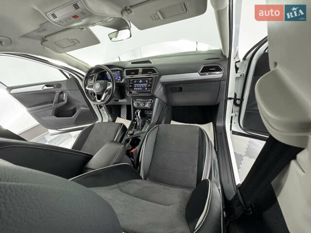 Белый Фольксваген Tiguan Allspace, объемом двигателя 2 л и пробегом 86 тыс. км за 24999 $, фото 67 на Automoto.ua