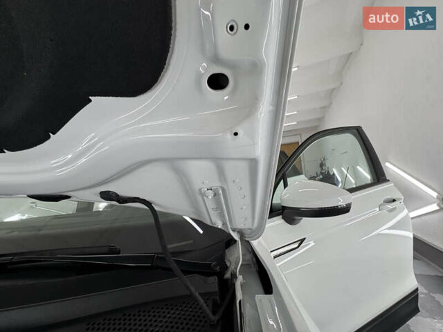Белый Фольксваген Tiguan Allspace, объемом двигателя 2 л и пробегом 86 тыс. км за 24999 $, фото 85 на Automoto.ua
