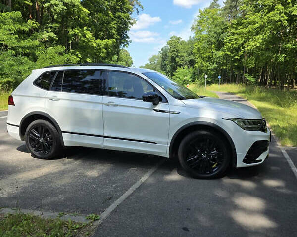 Белый Фольксваген Tiguan Allspace, объемом двигателя 2 л и пробегом 65 тыс. км за 22500 $, фото 2 на Automoto.ua