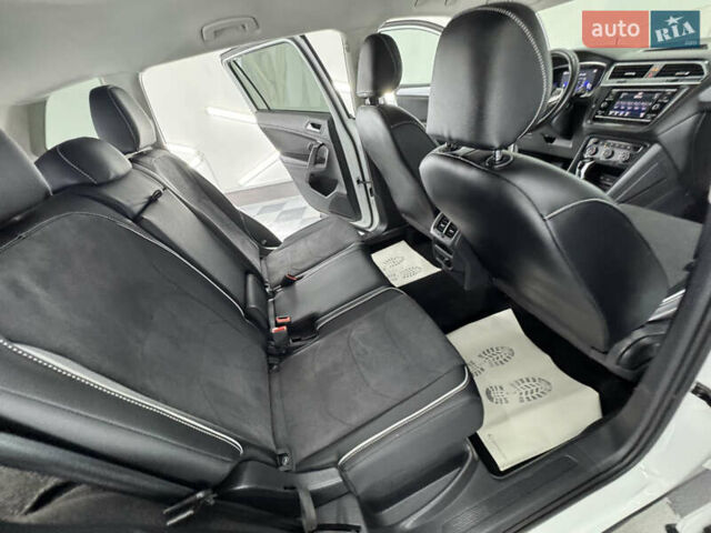 Белый Фольксваген Tiguan Allspace, объемом двигателя 2 л и пробегом 86 тыс. км за 24999 $, фото 65 на Automoto.ua