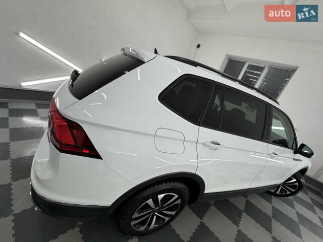 Белый Фольксваген Tiguan Allspace, объемом двигателя 2 л и пробегом 86 тыс. км за 25499 $, фото 12 на Automoto.ua