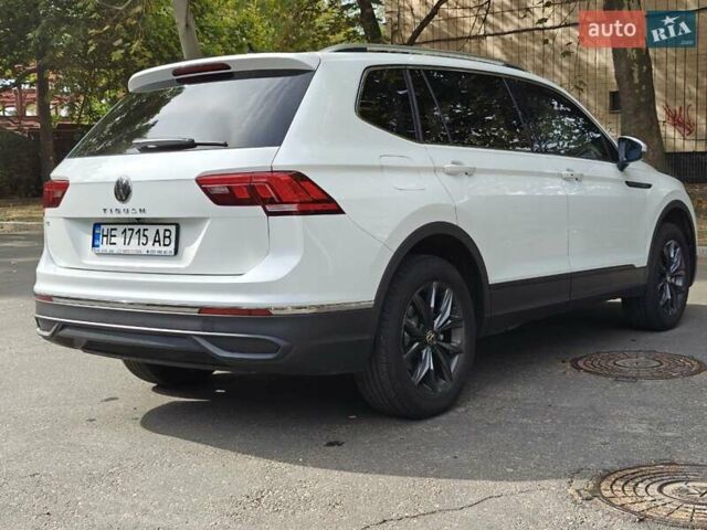 Белый Фольксваген Tiguan Allspace, объемом двигателя 1.98 л и пробегом 12 тыс. км за 29800 $, фото 6 на Automoto.ua