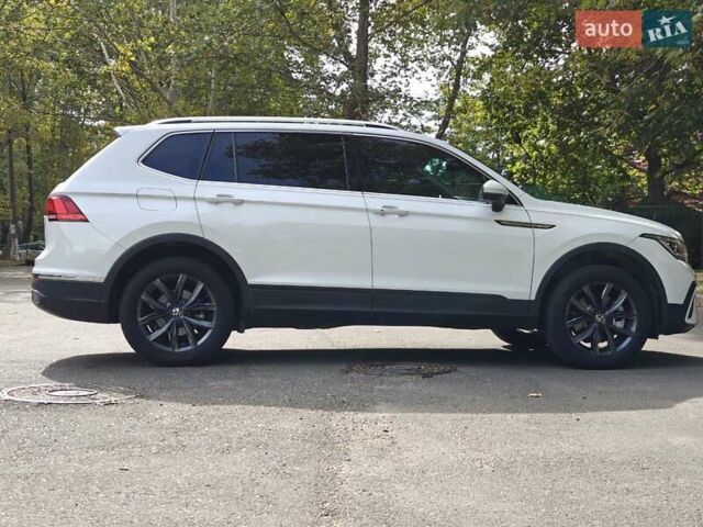 Белый Фольксваген Tiguan Allspace, объемом двигателя 1.98 л и пробегом 12 тыс. км за 29800 $, фото 7 на Automoto.ua