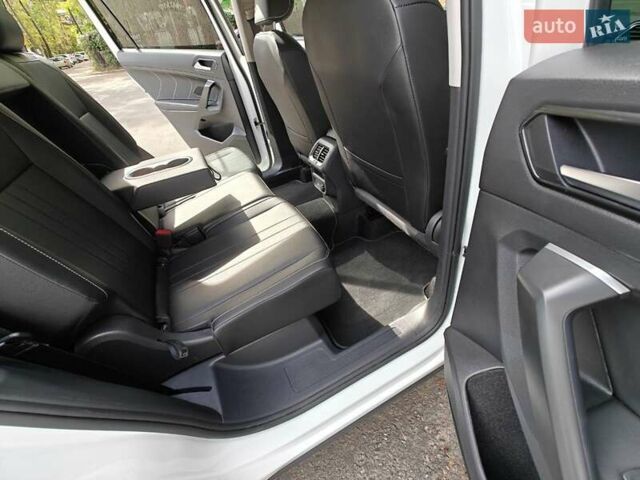 Белый Фольксваген Tiguan Allspace, объемом двигателя 1.98 л и пробегом 12 тыс. км за 29800 $, фото 14 на Automoto.ua