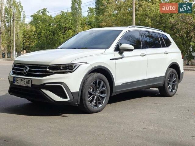 Белый Фольксваген Tiguan Allspace, объемом двигателя 1.98 л и пробегом 12 тыс. км за 29800 $, фото 2 на Automoto.ua