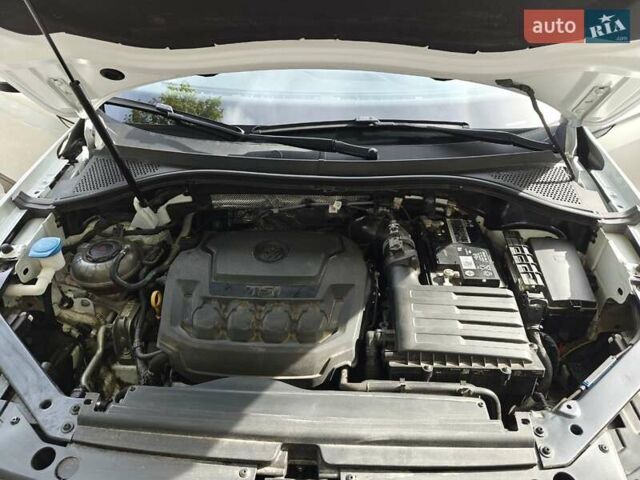Белый Фольксваген Tiguan Allspace, объемом двигателя 1.98 л и пробегом 12 тыс. км за 29800 $, фото 17 на Automoto.ua