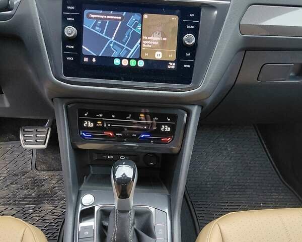 Білий Фольксваген Tiguan Allspace, об'ємом двигуна 1.98 л та пробігом 32 тис. км за 35000 $, фото 16 на Automoto.ua