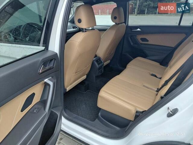 Білий Фольксваген Tiguan Allspace, об'ємом двигуна 1.98 л та пробігом 32 тис. км за 35000 $, фото 20 на Automoto.ua