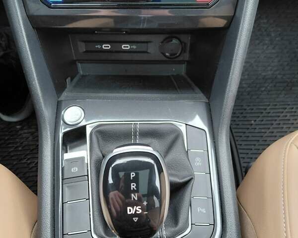 Білий Фольксваген Tiguan Allspace, об'ємом двигуна 1.98 л та пробігом 32 тис. км за 35000 $, фото 10 на Automoto.ua