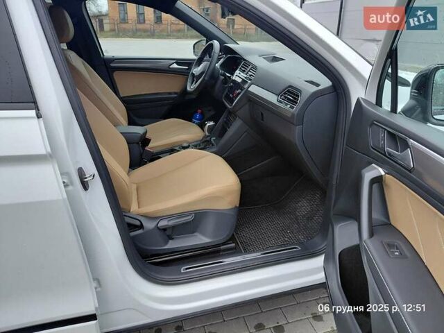 Білий Фольксваген Tiguan Allspace, об'ємом двигуна 1.98 л та пробігом 32 тис. км за 35000 $, фото 19 на Automoto.ua