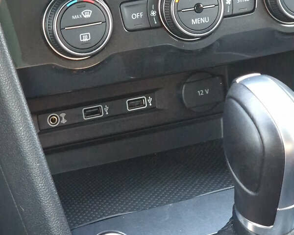 Черный Фольксваген Tiguan Allspace, объемом двигателя 1.98 л и пробегом 98 тыс. км за 23643 $, фото 32 на Automoto.ua