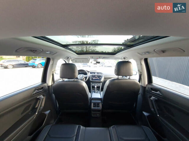 Черный Фольксваген Tiguan Allspace, объемом двигателя 1.98 л и пробегом 94 тыс. км за 22871 $, фото 46 на Automoto.ua
