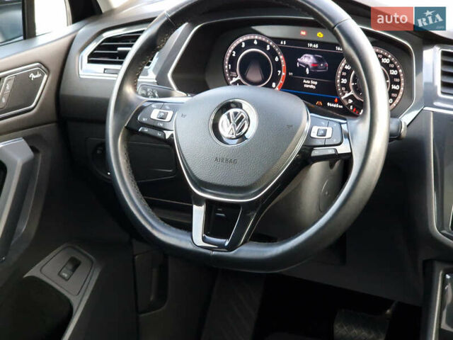 Черный Фольксваген Tiguan Allspace, объемом двигателя 1.98 л и пробегом 94 тыс. км за 22871 $, фото 52 на Automoto.ua