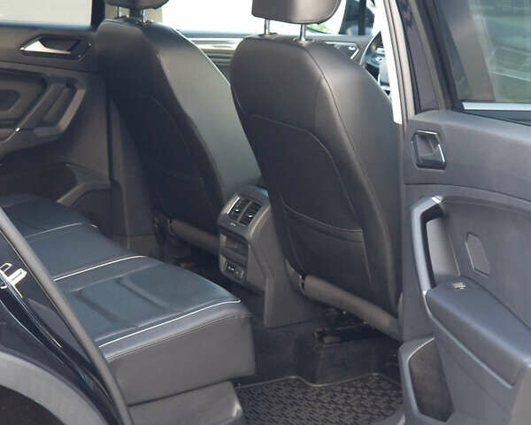 Черный Фольксваген Tiguan Allspace, объемом двигателя 1.98 л и пробегом 94 тыс. км за 22871 $, фото 44 на Automoto.ua