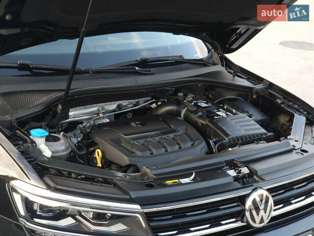 Черный Фольксваген Tiguan Allspace, объемом двигателя 1.98 л и пробегом 98 тыс. км за 23643 $, фото 42 на Automoto.ua