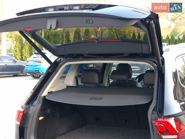 Черный Фольксваген Tiguan Allspace, объемом двигателя 1.98 л и пробегом 98 тыс. км за 23643 $, фото 34 на Automoto.ua
