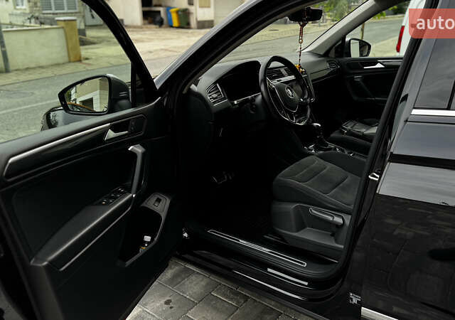 Черный Фольксваген Tiguan Allspace, объемом двигателя 2 л и пробегом 195 тыс. км за 26499 $, фото 30 на Automoto.ua