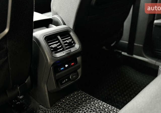 Чорний Фольксваген Tiguan Allspace, об'ємом двигуна 2 л та пробігом 195 тис. км за 26499 $, фото 45 на Automoto.ua