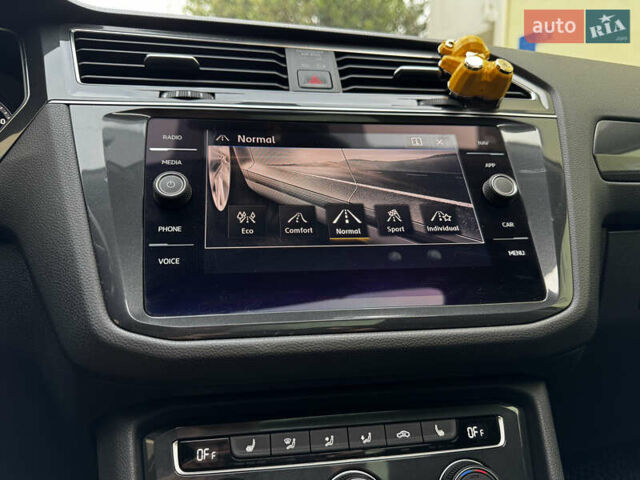 Чорний Фольксваген Tiguan Allspace, об'ємом двигуна 2 л та пробігом 195 тис. км за 26499 $, фото 69 на Automoto.ua